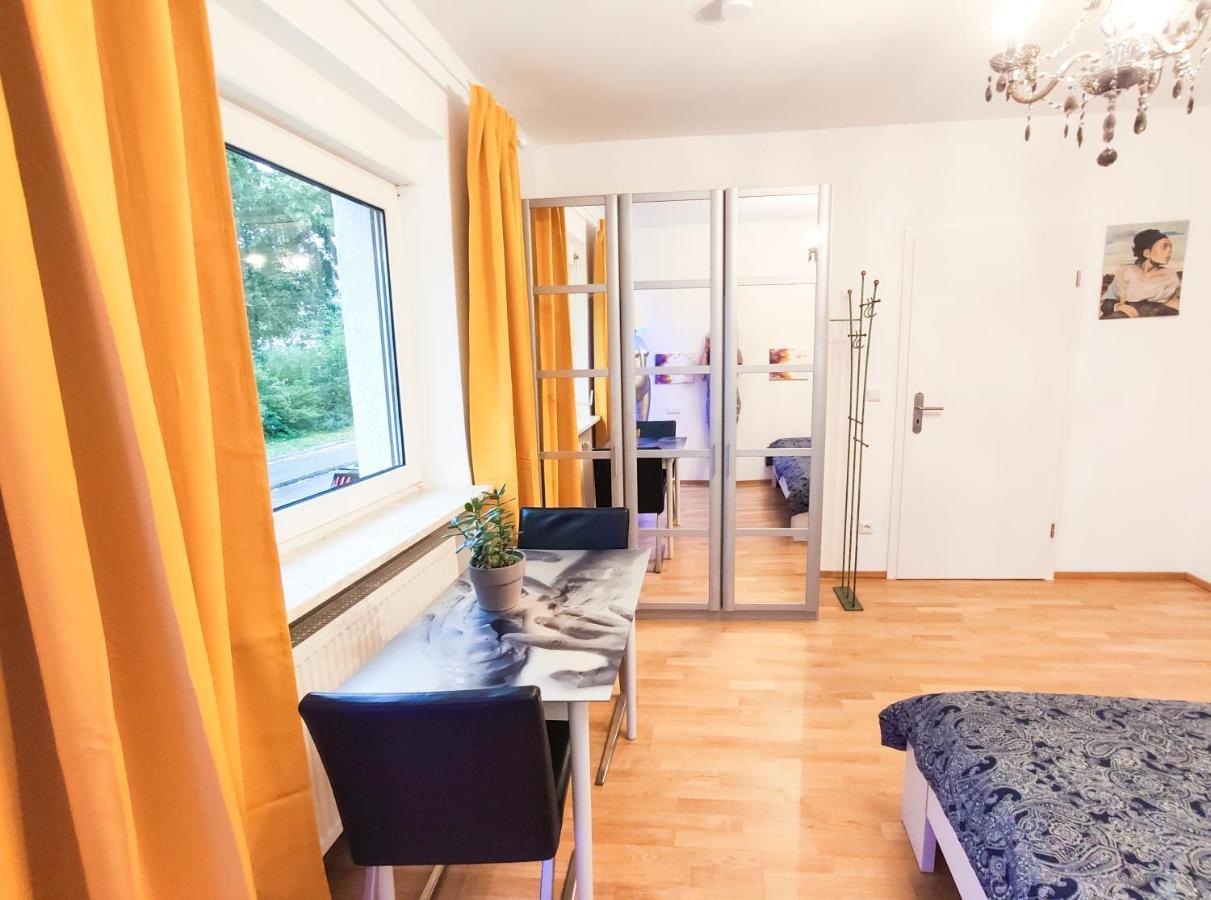 Modernes Zimmer Am Park Mit Garten, Huehner & Enten Mnichov Exteriér fotografie