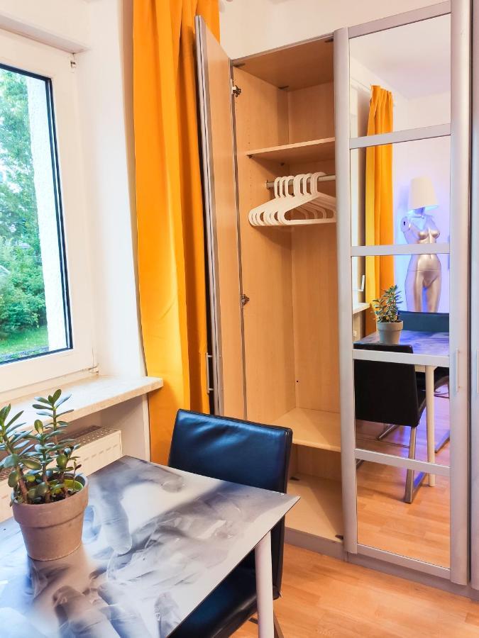 Modernes Zimmer Am Park Mit Garten, Huehner & Enten Mnichov Exteriér fotografie